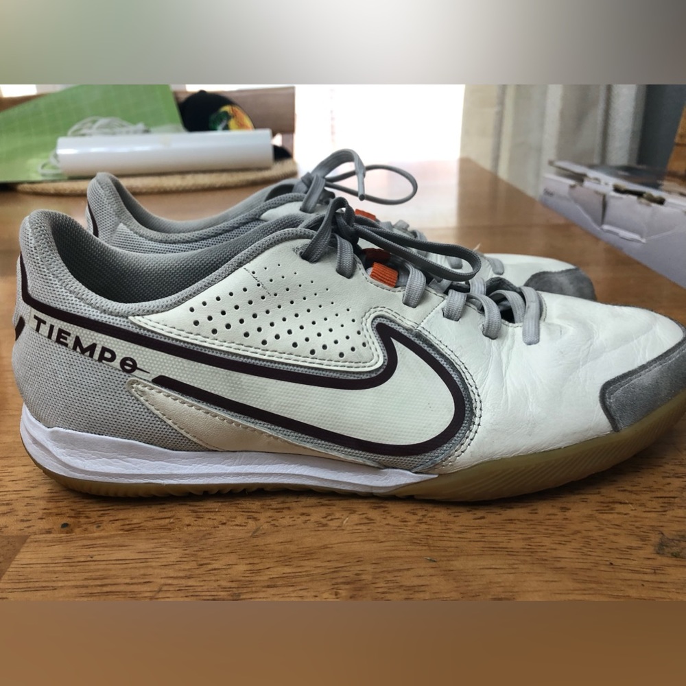 NIKE Tiempo Legend 9 Academy IC 'Sail Dark Beetroot